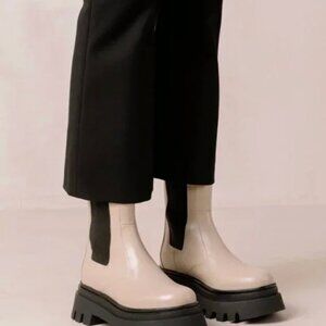 Alohas all rounder boots new no box 39